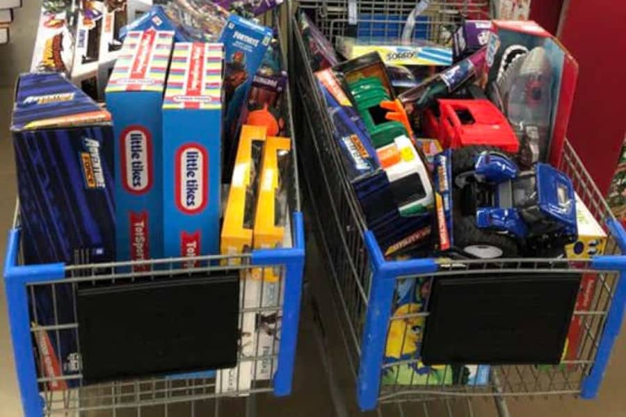 Over $3,000 Worth Of Toys Donated To Sauk Rapids Drive