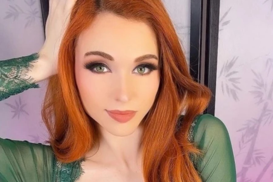 Amouranth Reveals That Fans Give Her Over £167,000 on Twitch